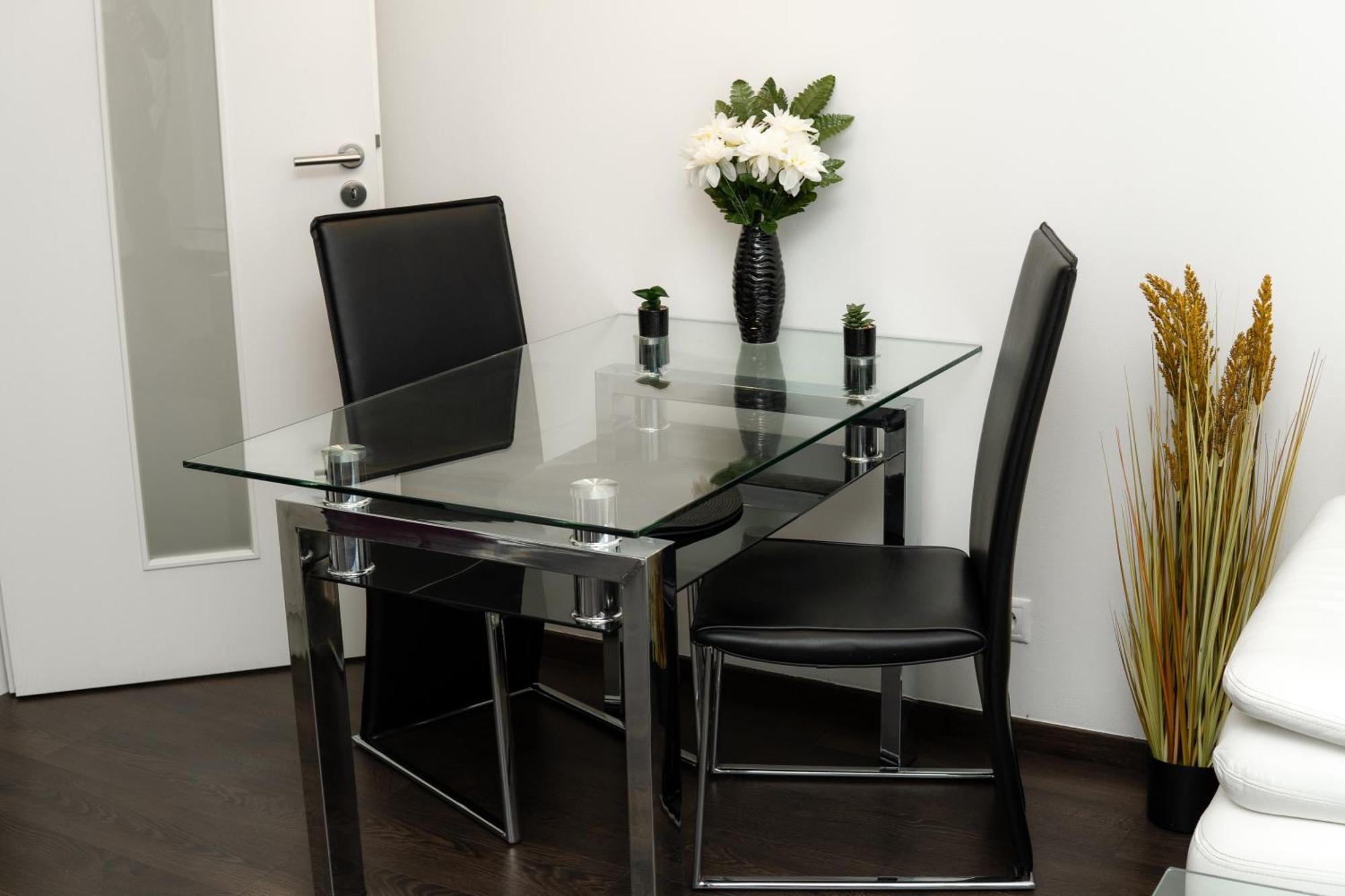 Bnb New Beautiful Apartment In The Center Of Ostrava With Option Garage Parking 외부 사진