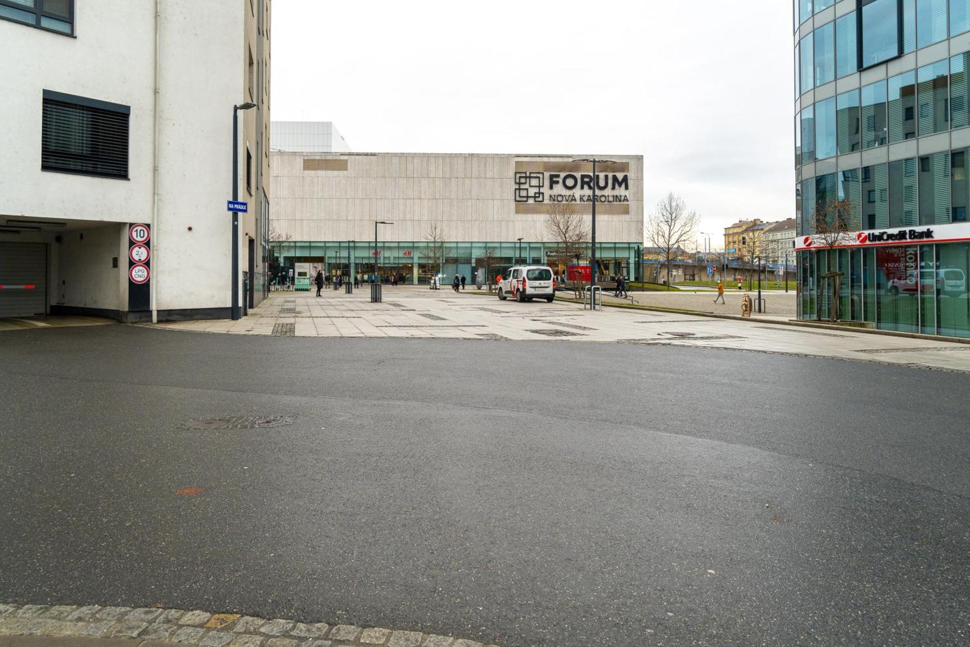 Bnb New Beautiful Apartment In The Center Of Ostrava With Option Garage Parking 외부 사진