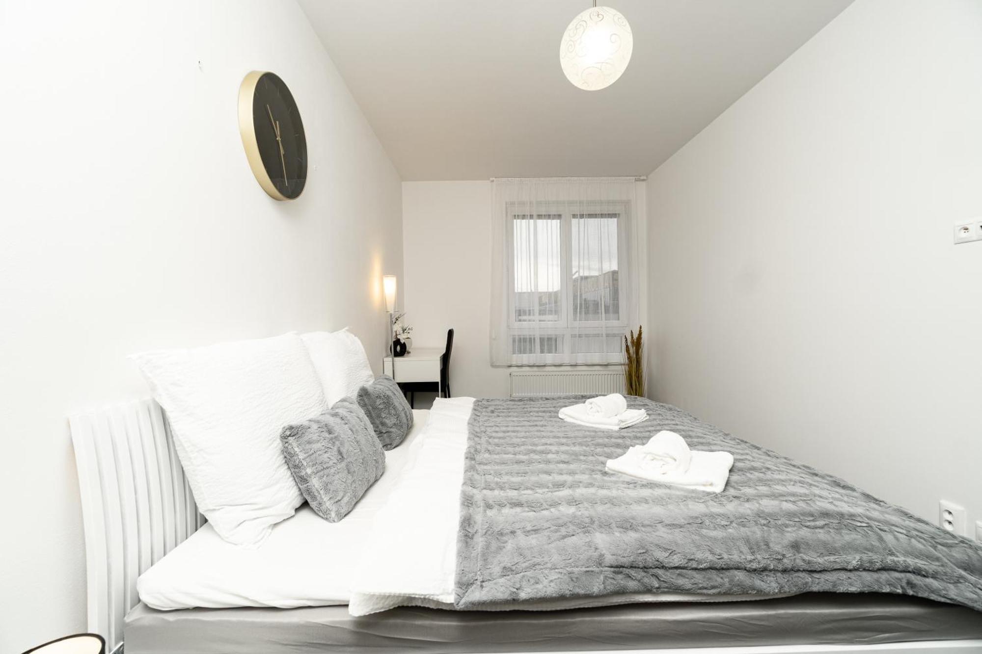 Bnb New Beautiful Apartment In The Center Of Ostrava With Option Garage Parking 외부 사진