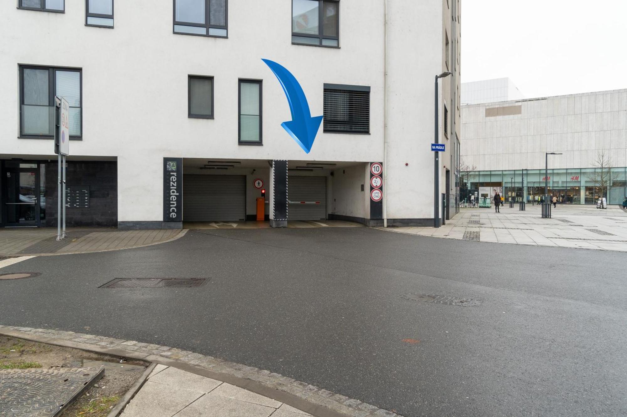 Bnb New Beautiful Apartment In The Center Of Ostrava With Option Garage Parking 외부 사진