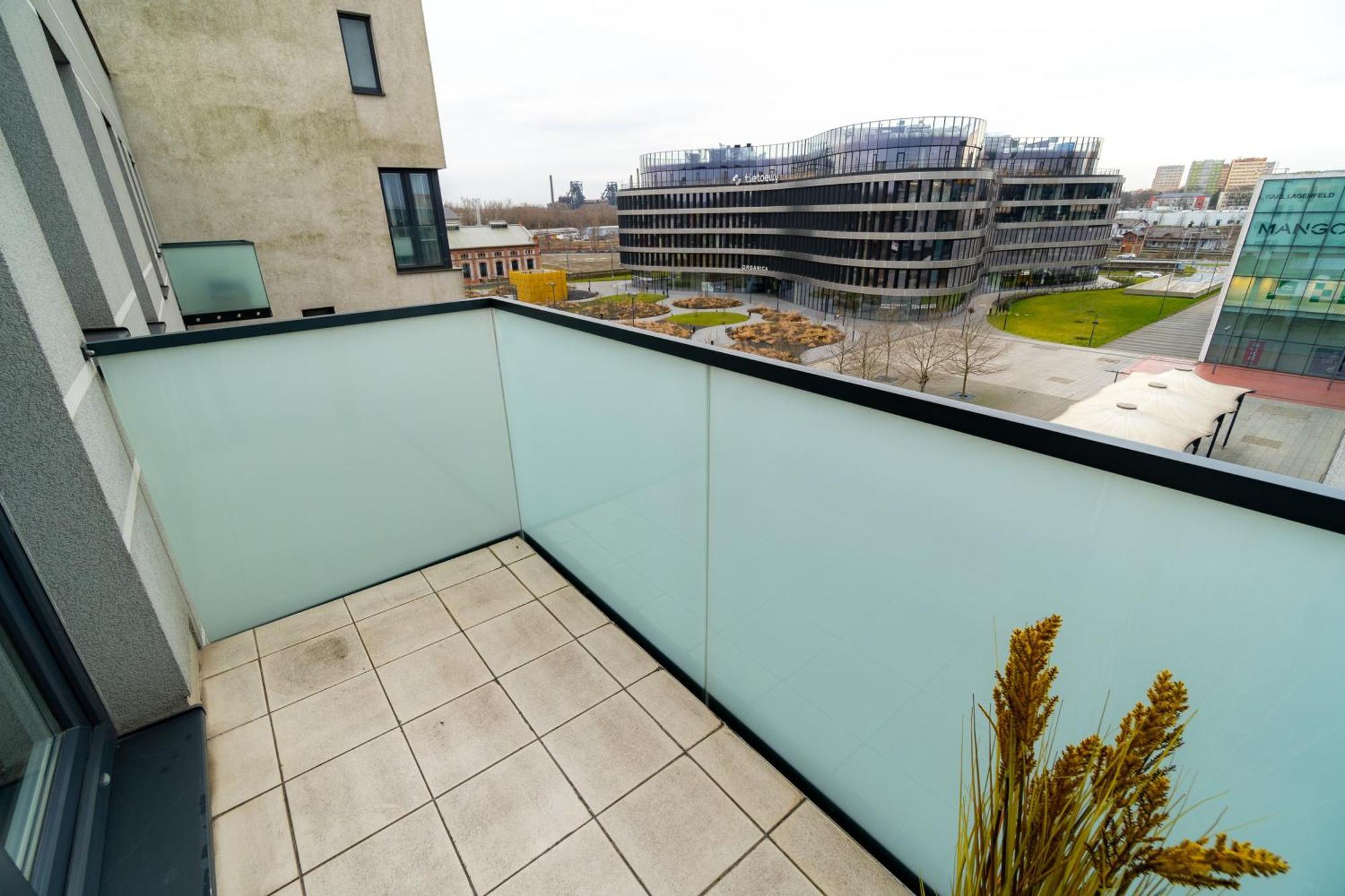 Bnb New Beautiful Apartment In The Center Of Ostrava With Option Garage Parking 외부 사진
