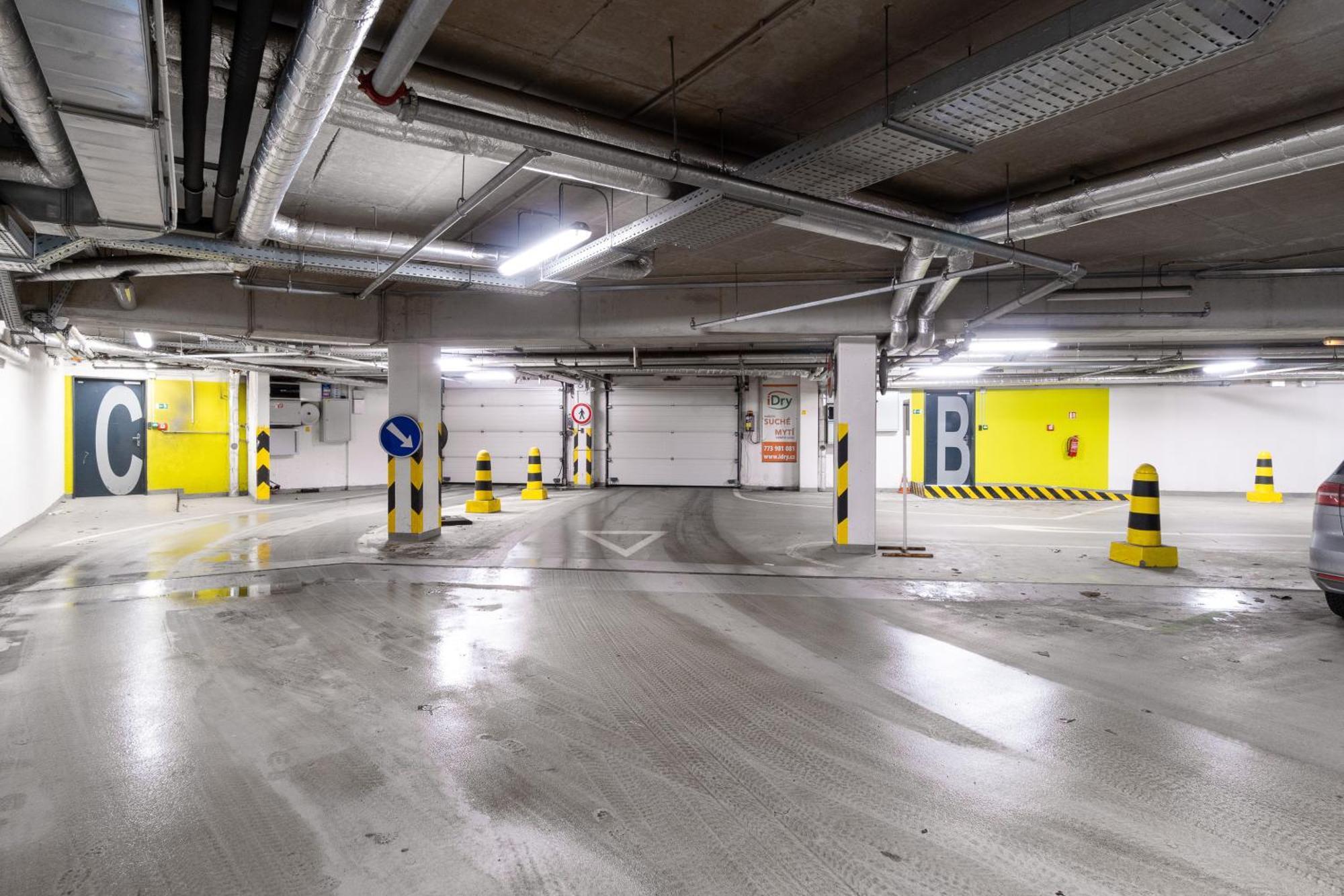 Bnb New Beautiful Apartment In The Center Of Ostrava With Option Garage Parking 외부 사진